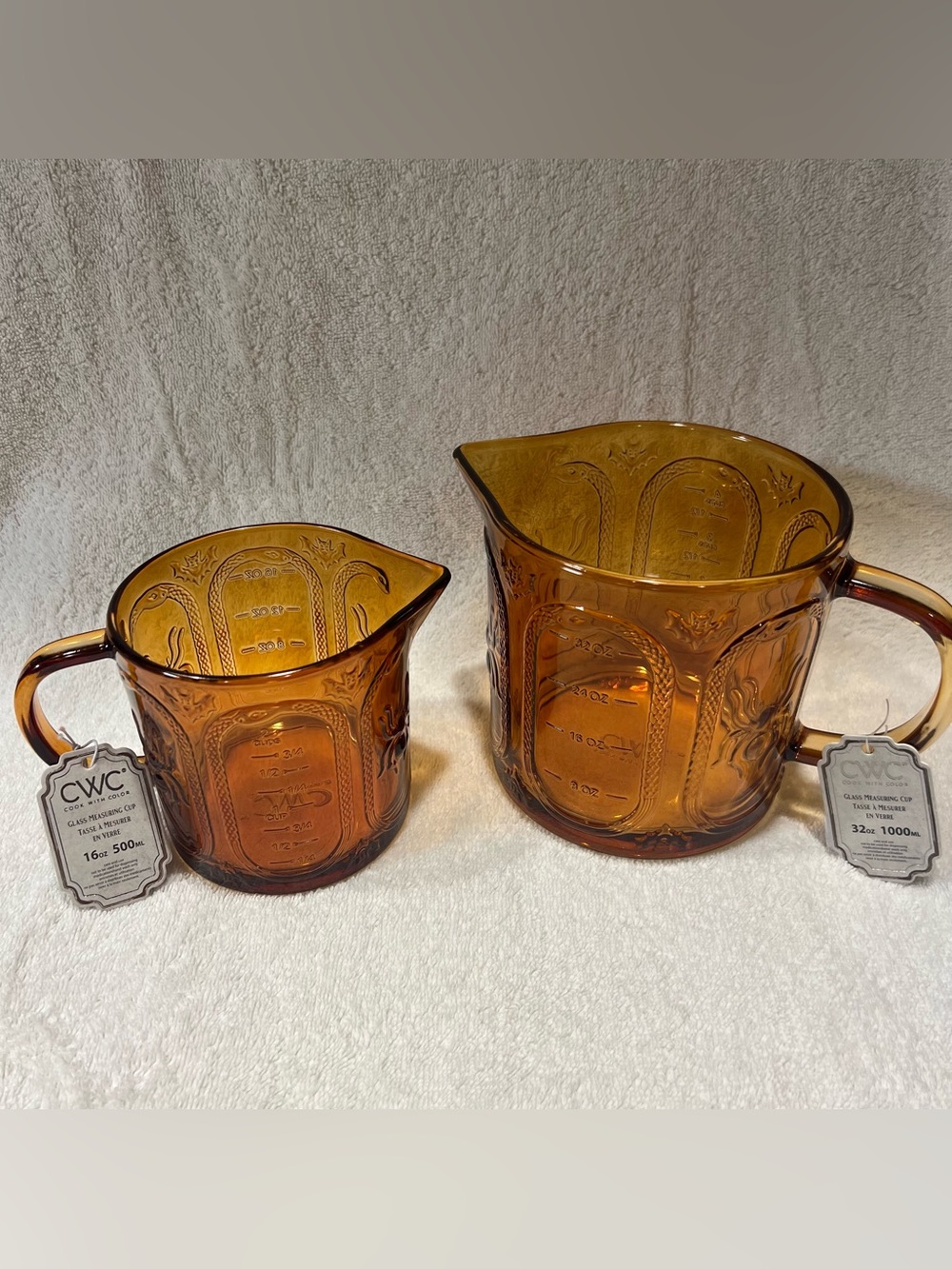 Halloween Amber Glass Measuring Cups – Set of 2 🎃🖤